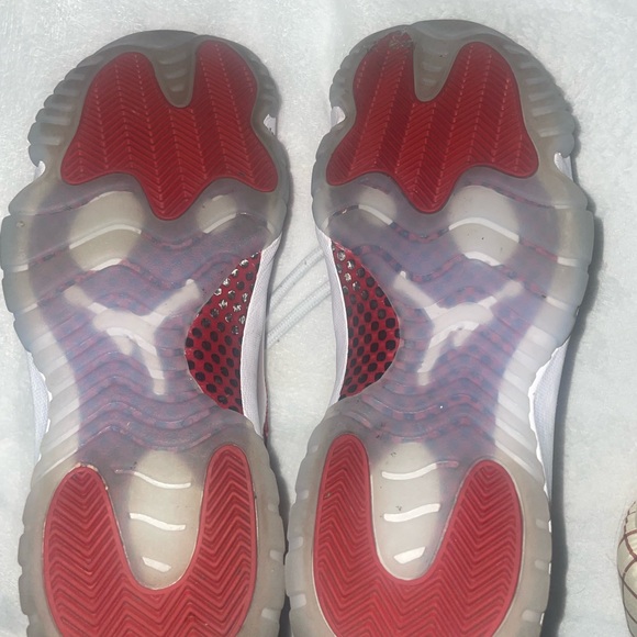 Jordan 11 Cherry Retro - Picture 5 of 5
